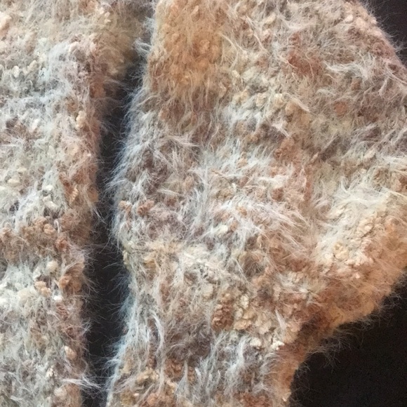 NWT MITTOSHOP Eyelash Fuzzy Shaggy BOHO Back Knot TWIST Deep V Sweater L Large - Picture 10 of 13